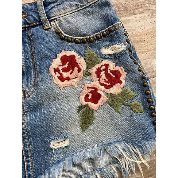 Free People Rose Embroidered Jean Skirt Sz 25 - Picture 4 of 5